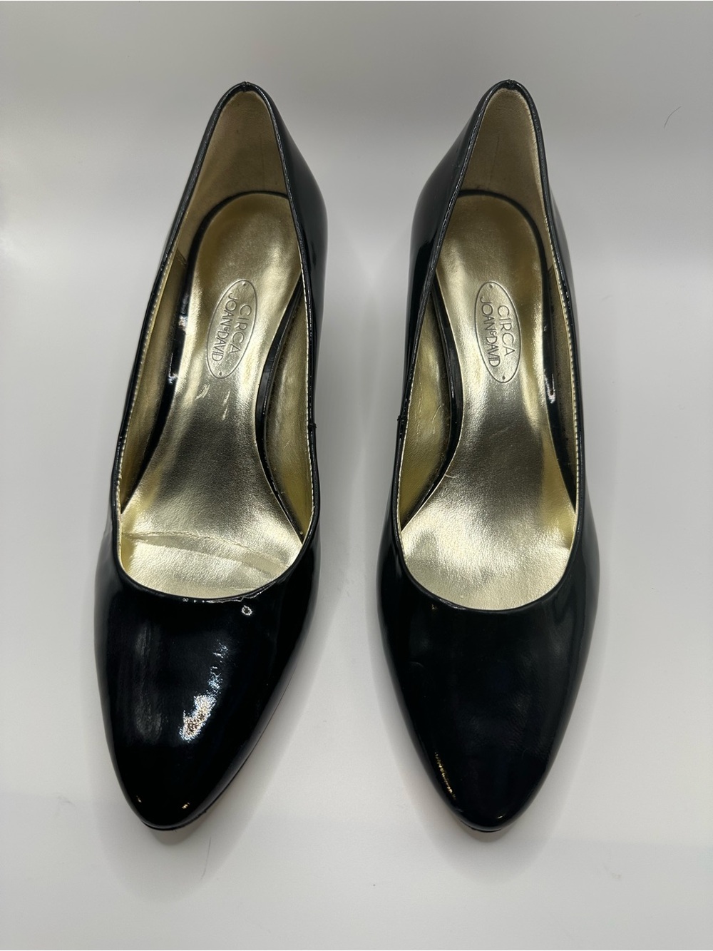 Joan & David Black Patent Pointed Toe Pumps Kitten Heel & Gold Insole
